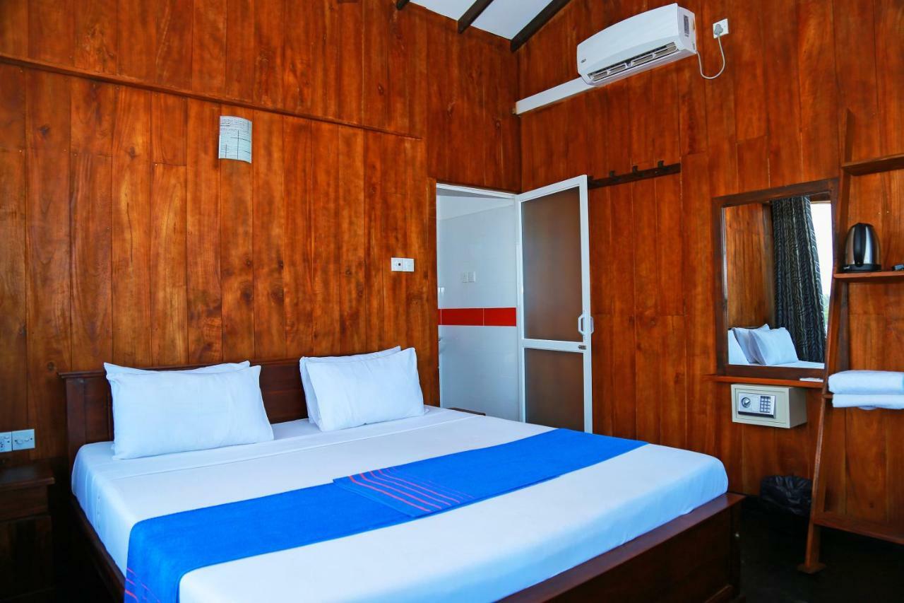 Hikka Ocean Resort Hikkaduwa Bagian luar foto